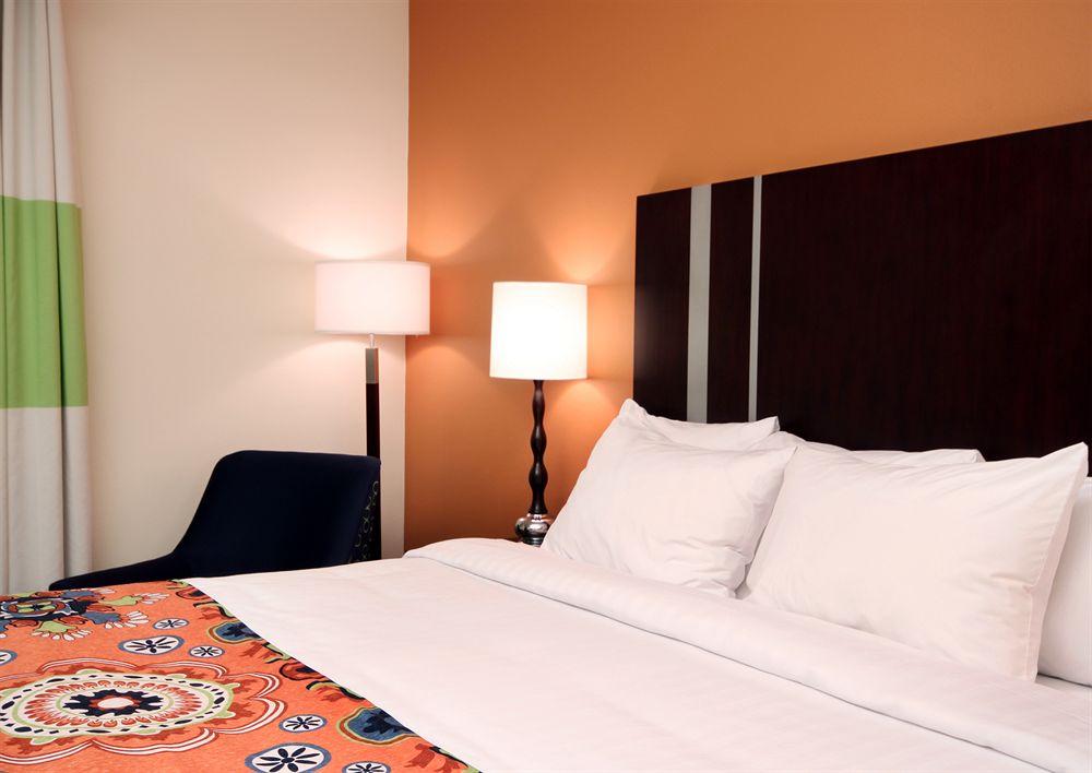 Fairfield Inn & Suites San Diego Old Town Exterior foto